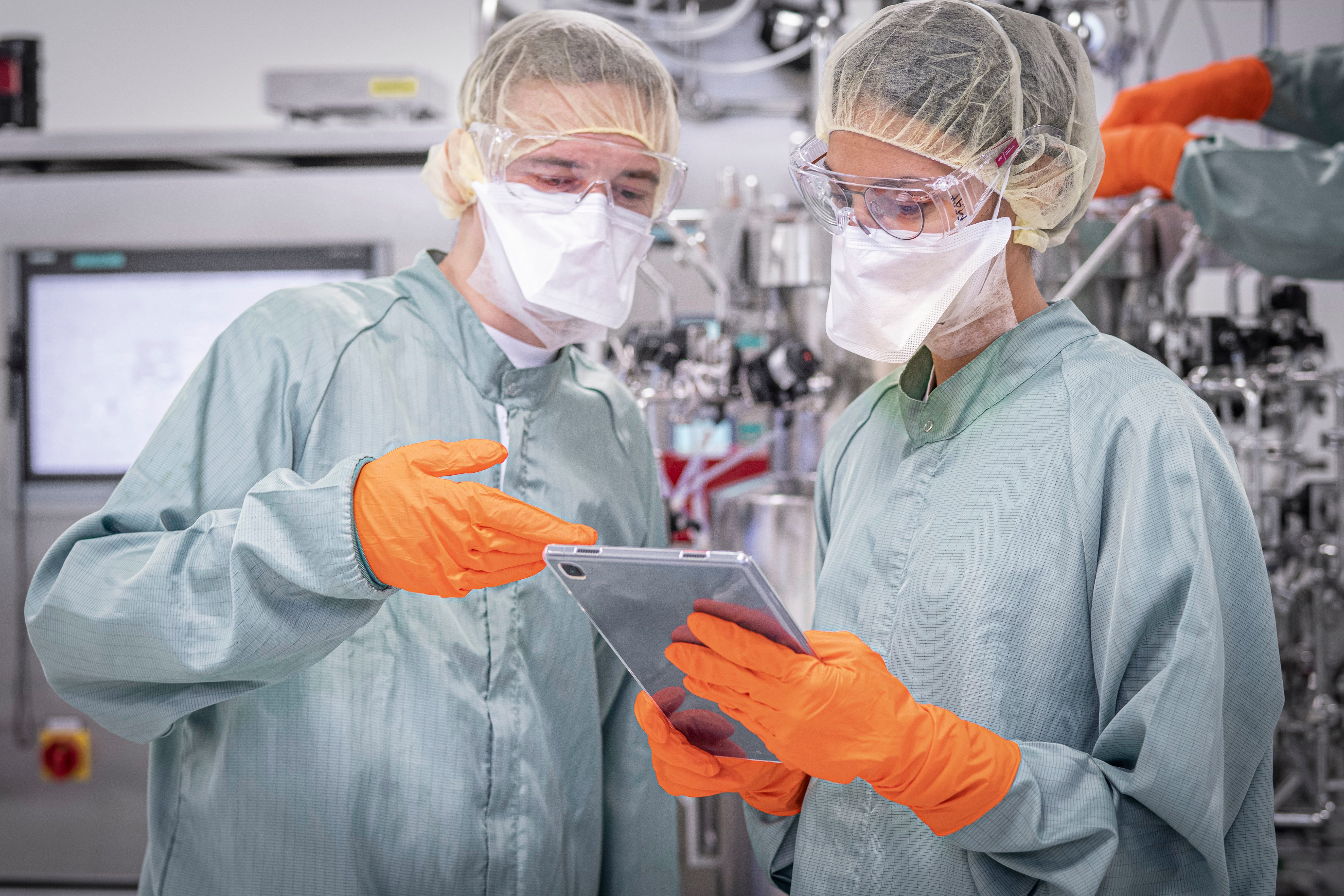 From Strain to Scale: A Modern Roadmap for Reliable E. Coli-based Microbial Biomanufacturing 