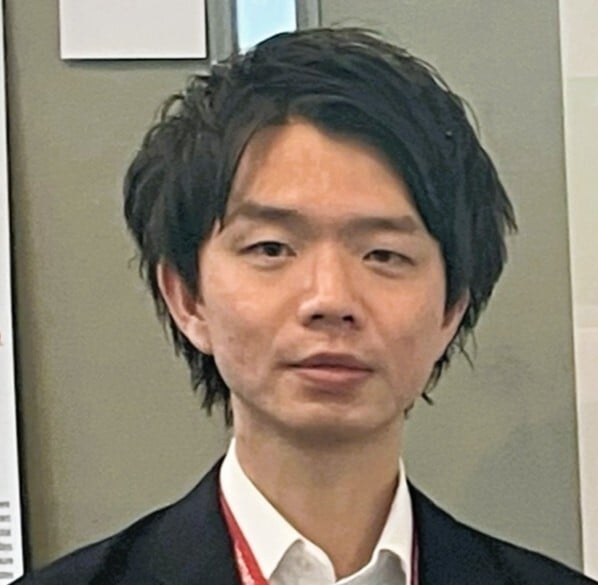 career_photo_nagai_cropped